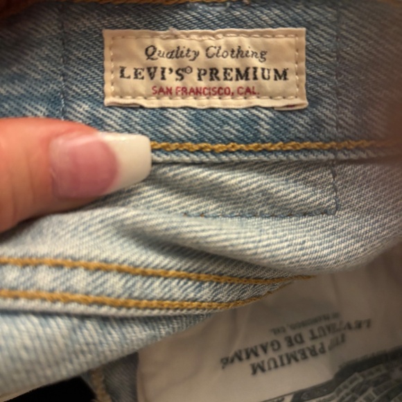 Levi’s 501 denim cut off shorts. - Picture 8 of 9